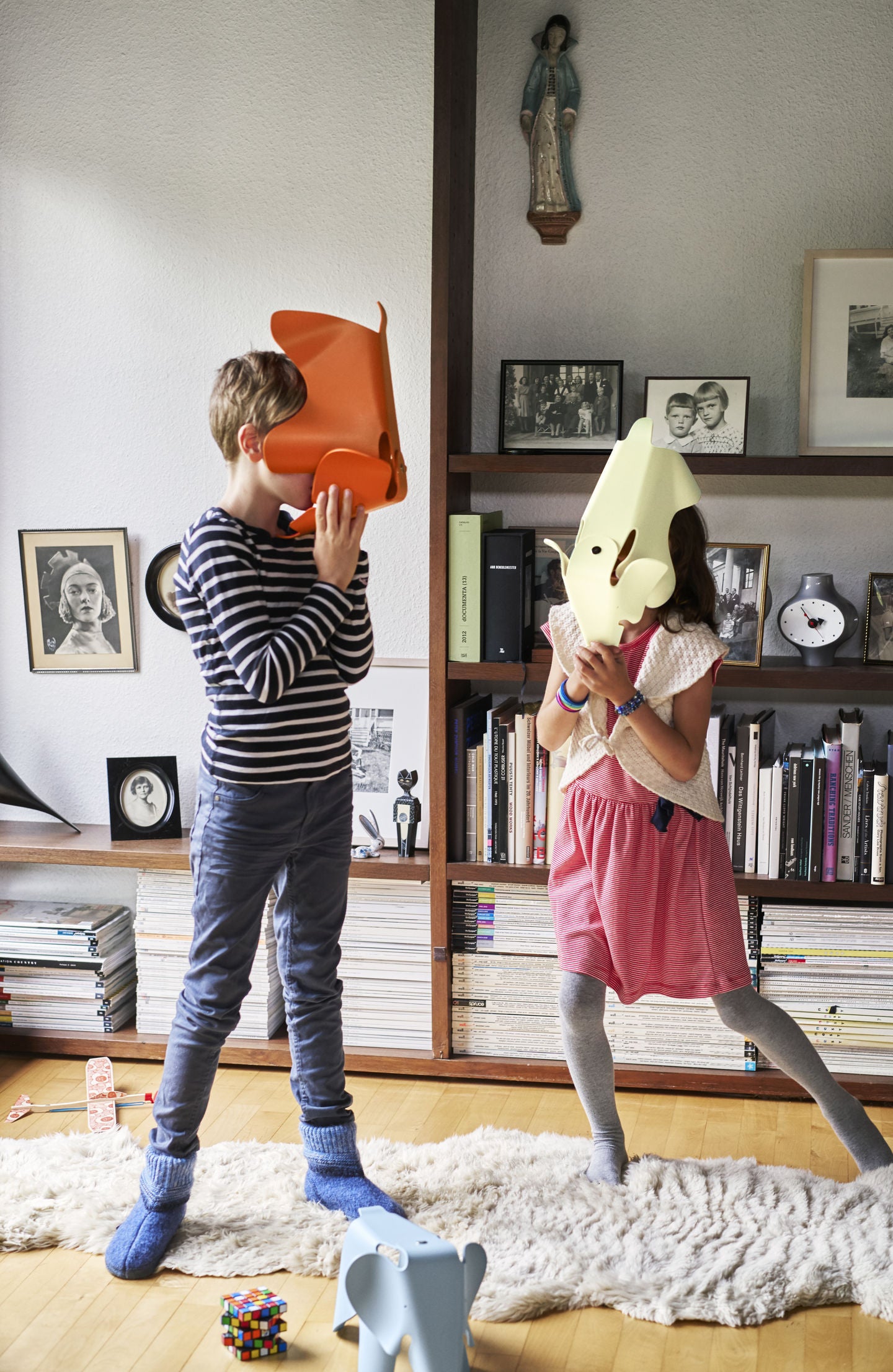 פיל Eames Elephant Red Orange (small)