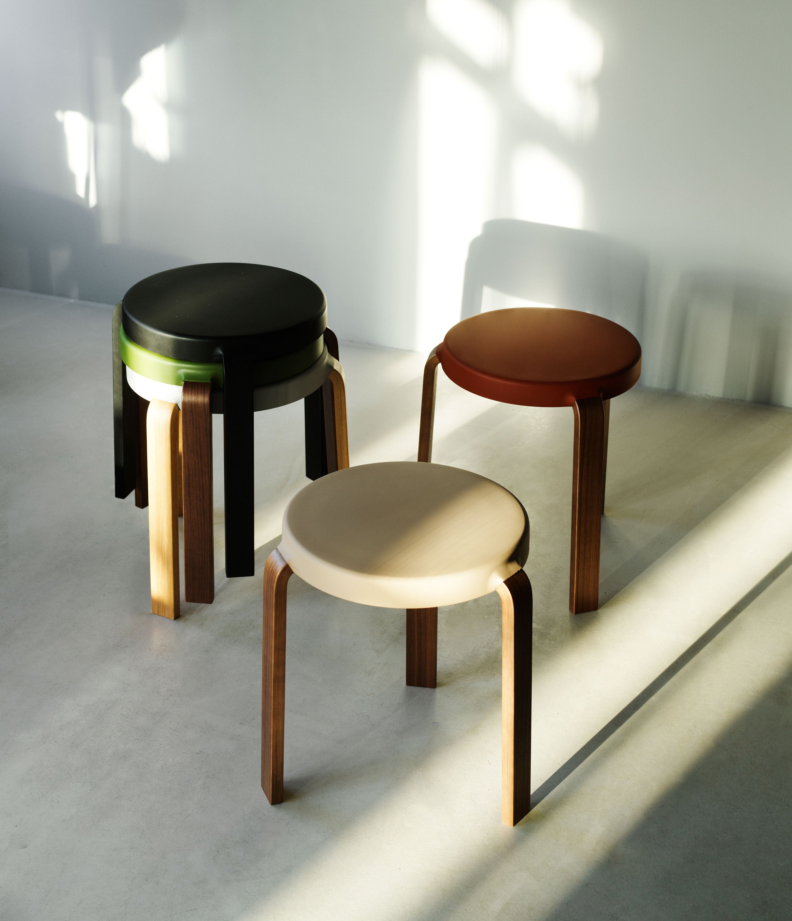 שרפרף Tap Oak base/Olive Green
