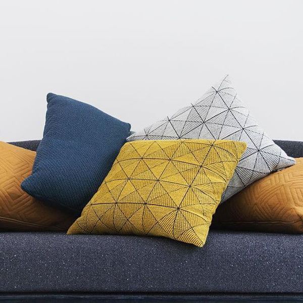 כרית Tile Cushion Black/White