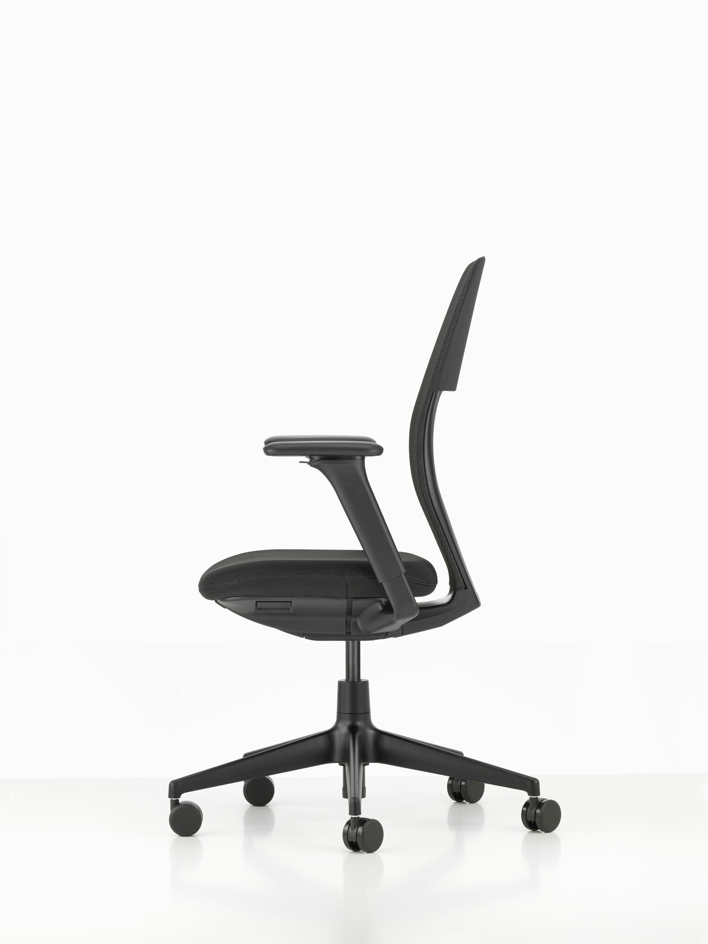 כסא משרדי ACX Light - Black Adjustable Arms
