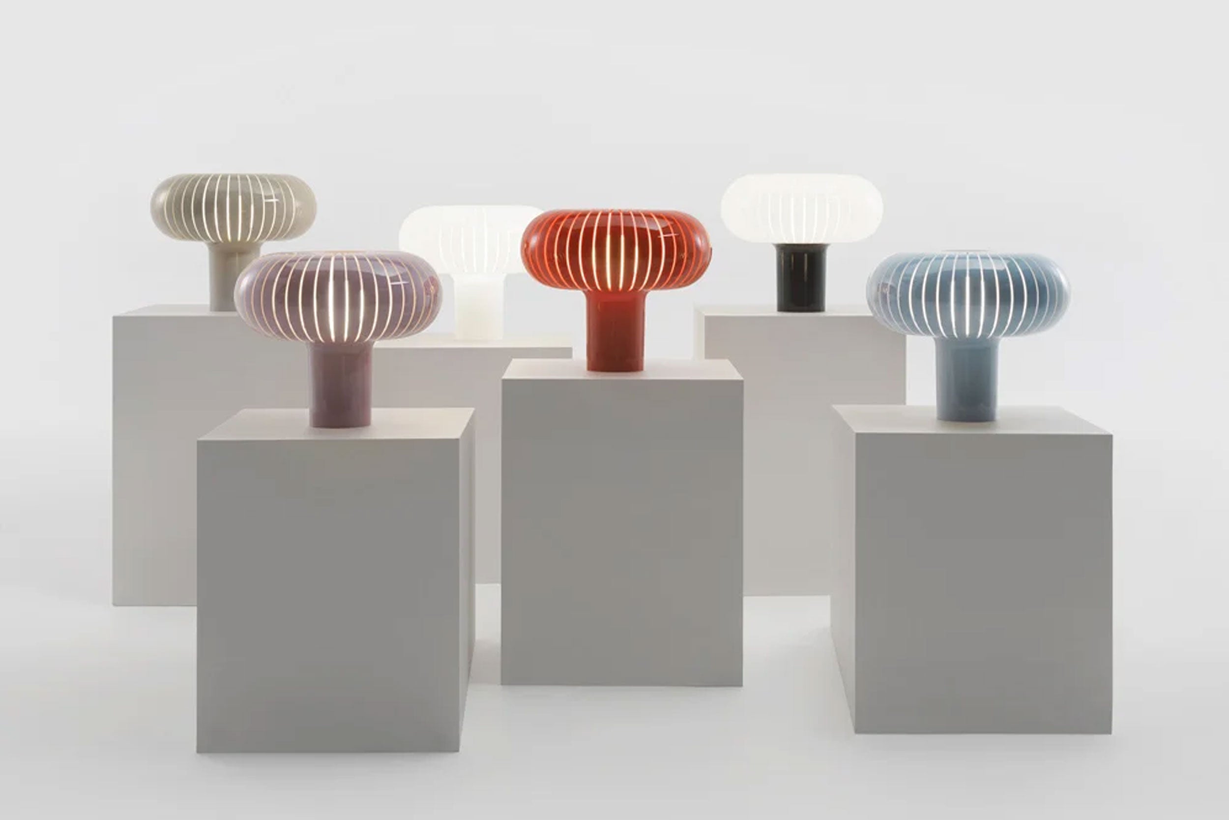 מנורת שולחן Tersa Lamp Black/White