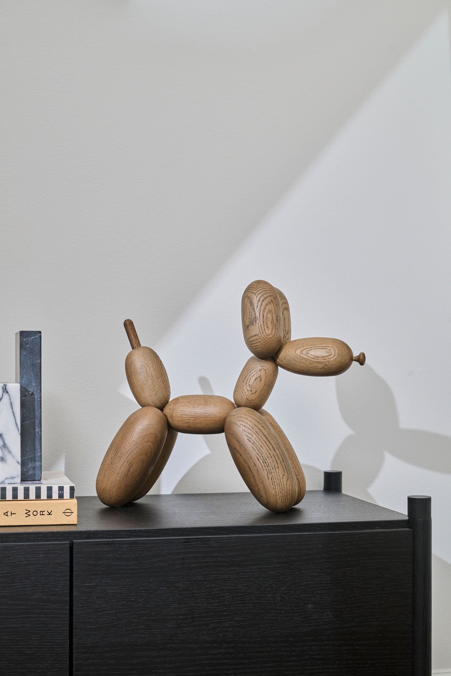 בובת עץ Ballon Dog Oak (Small)
