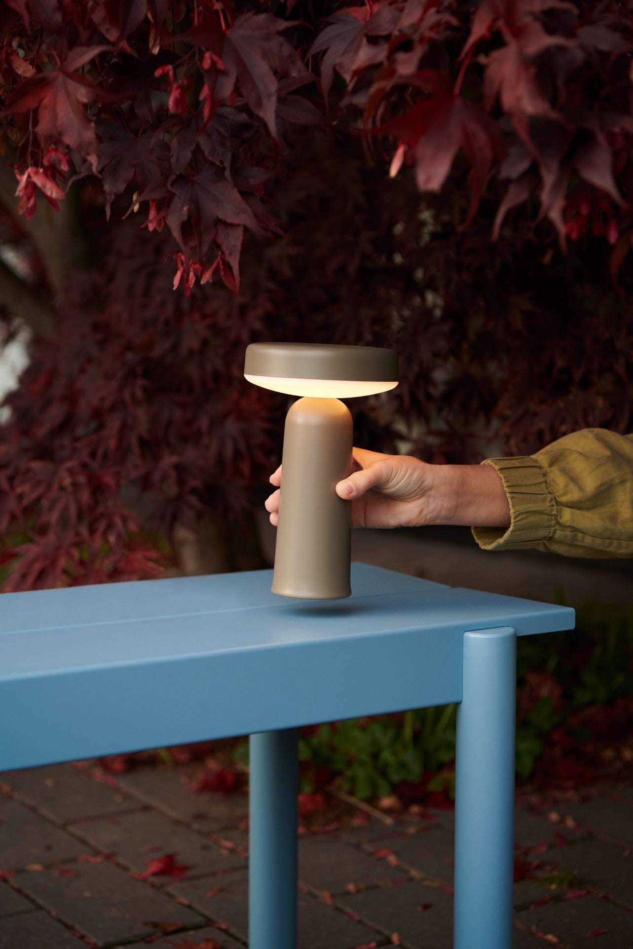 מנורה Ease Portable Lamp Taupe