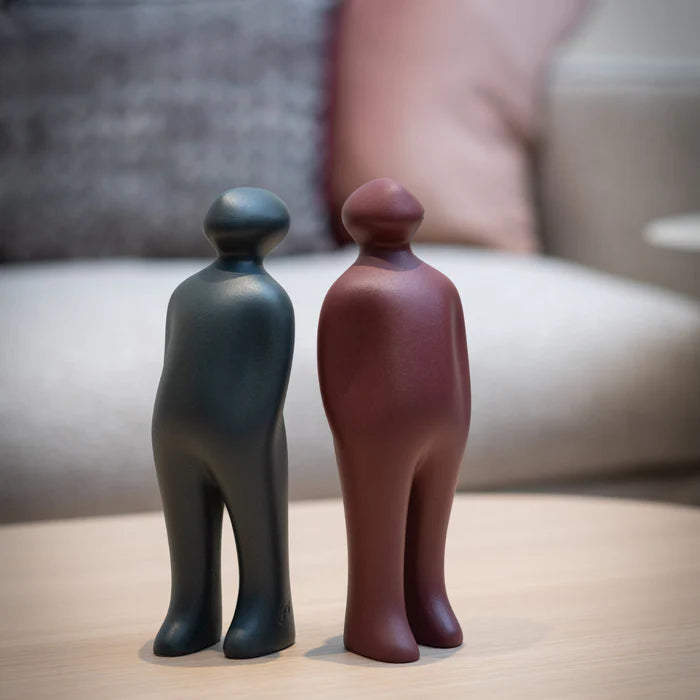 פסל The Visitor COR-48 Garnet (Small)