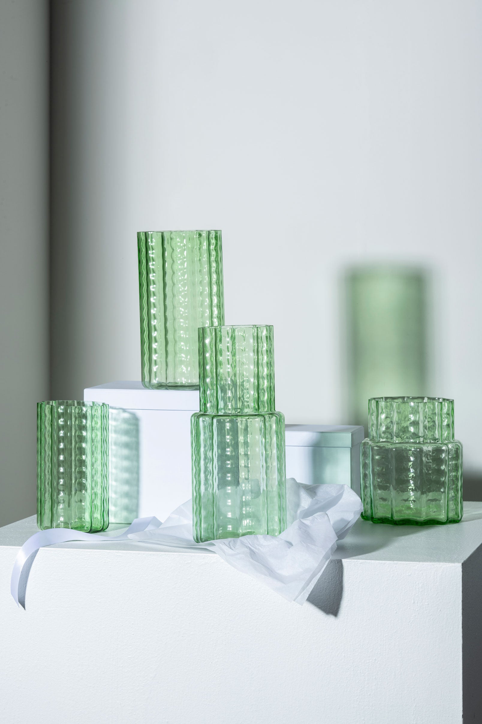 אגרטל Vase 02 Green Transparent Waves