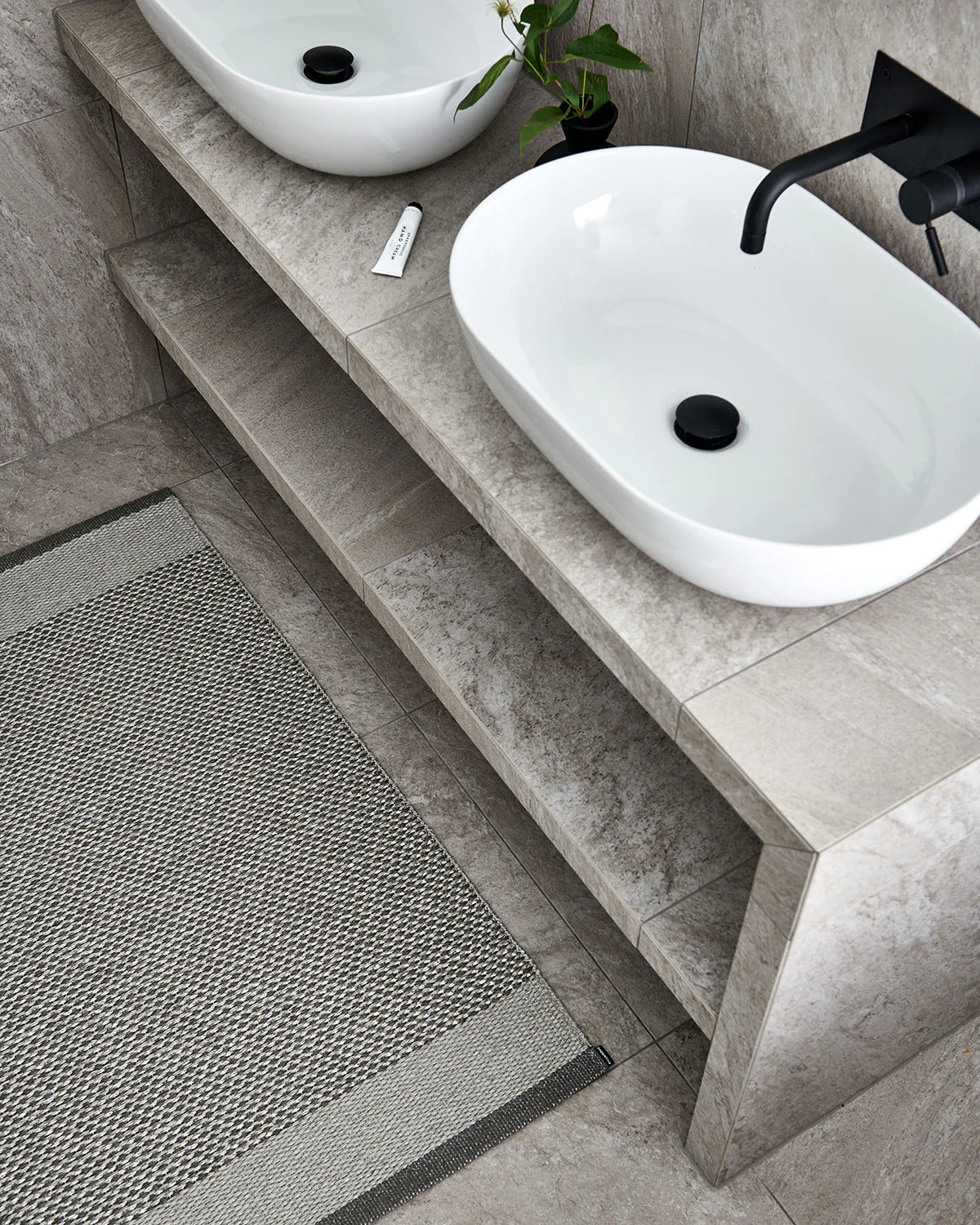 שטיח Edit Rug Charcoal/Warm Grey/Stone (Large)