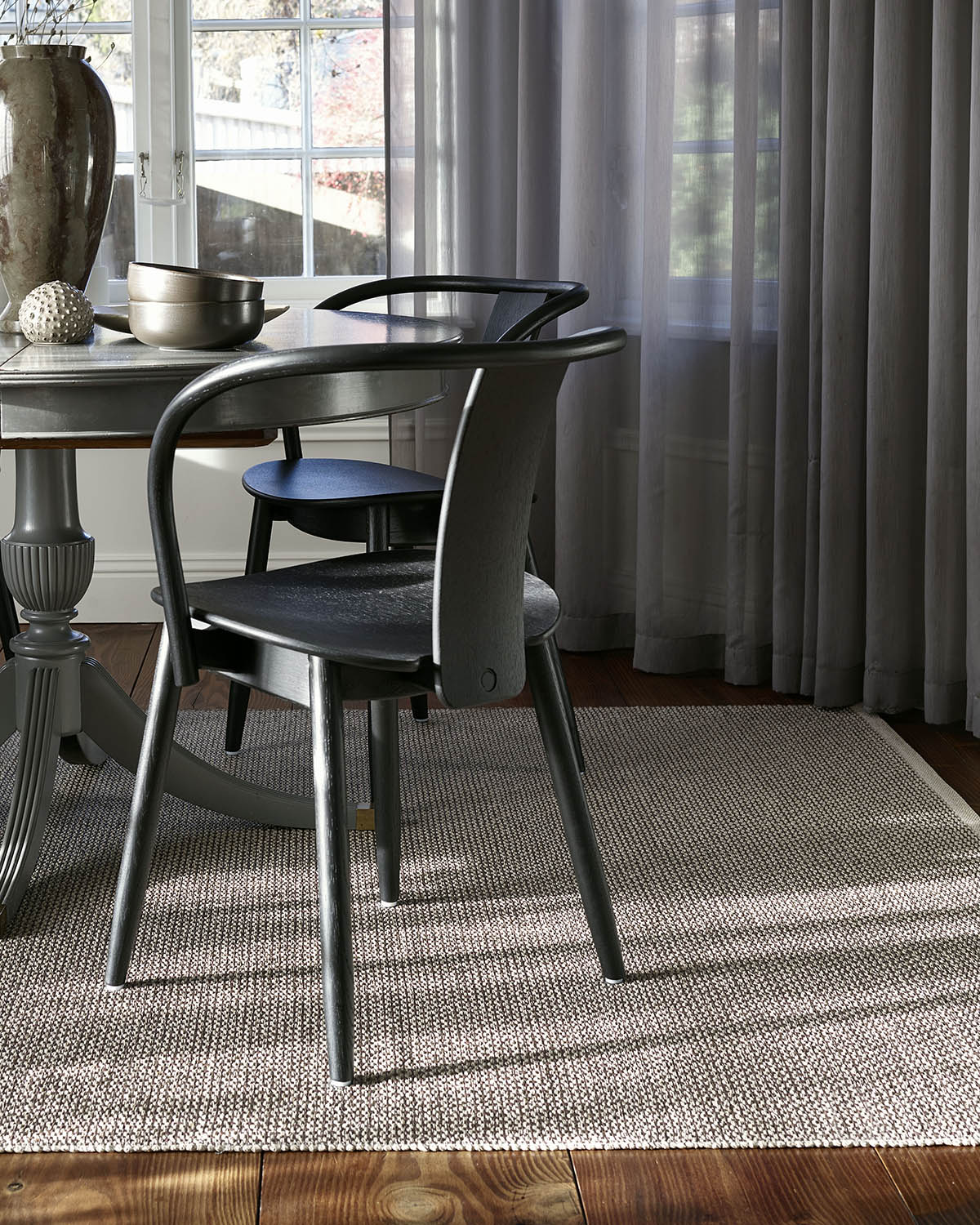 שטיח Svea Rug Stone Metallic Fossil Grey (Medium)