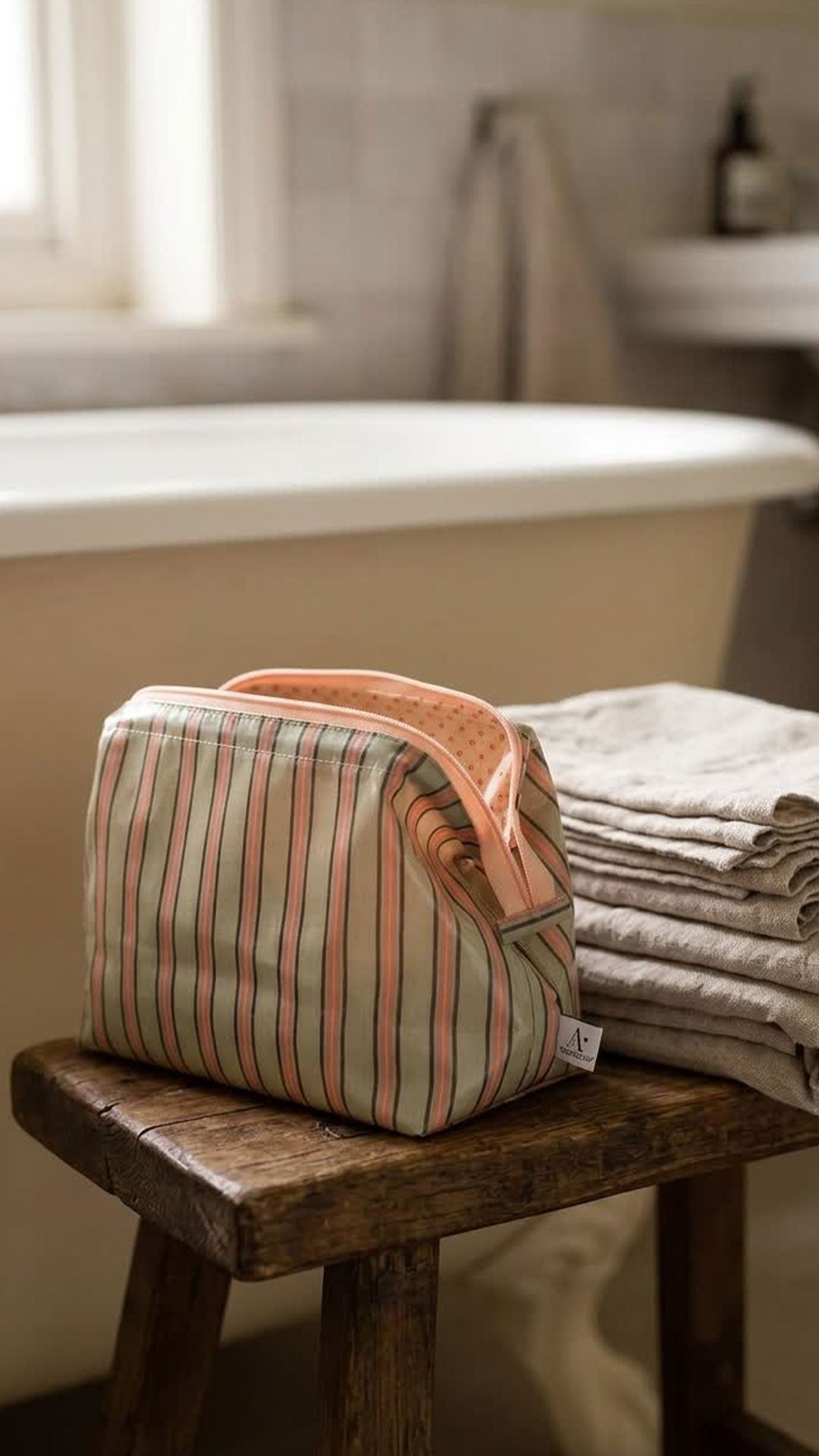 תיק בד גימור מבריק Checker Orange/Brown/Violet Medium 28x18x12