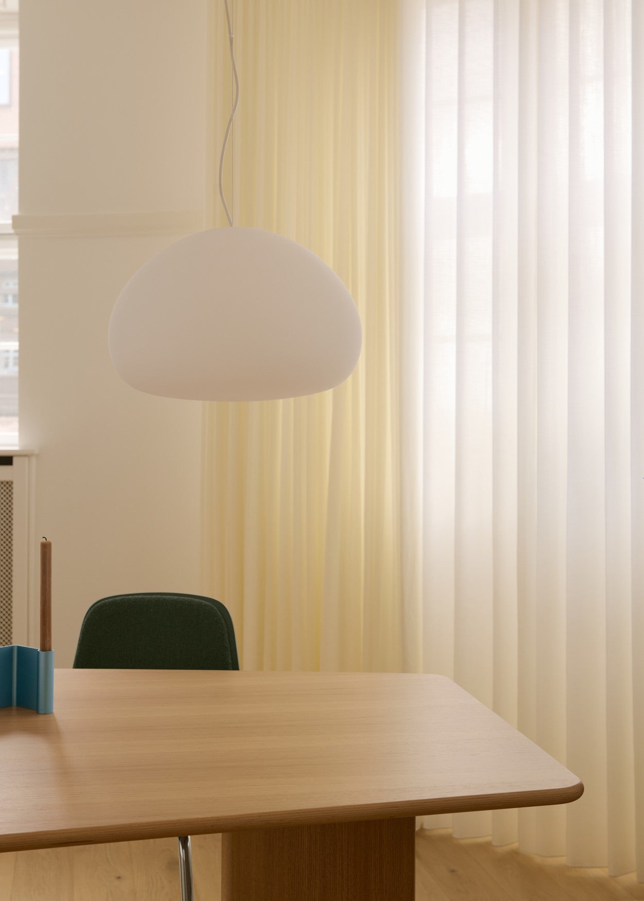 מנורה Fluid Pendant Lamp Opal White (small)