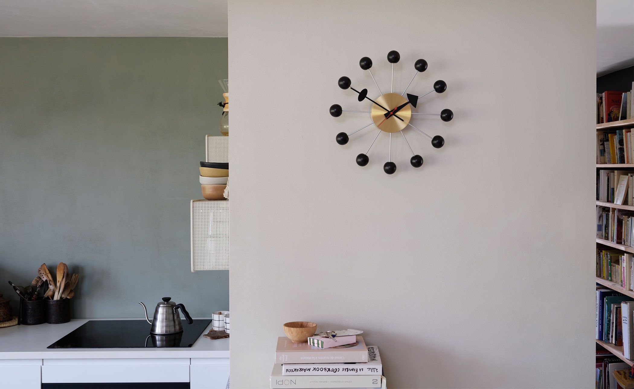 שעון Ball Clock Black