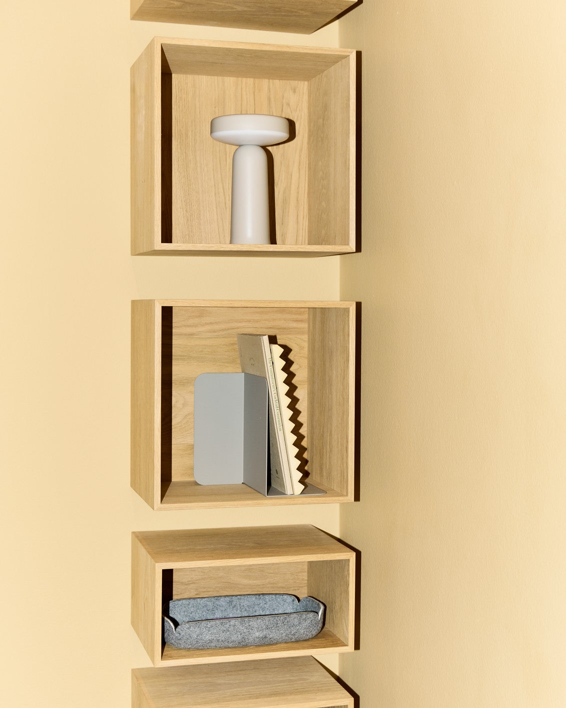 מנורה Ease Portable Lamp Black