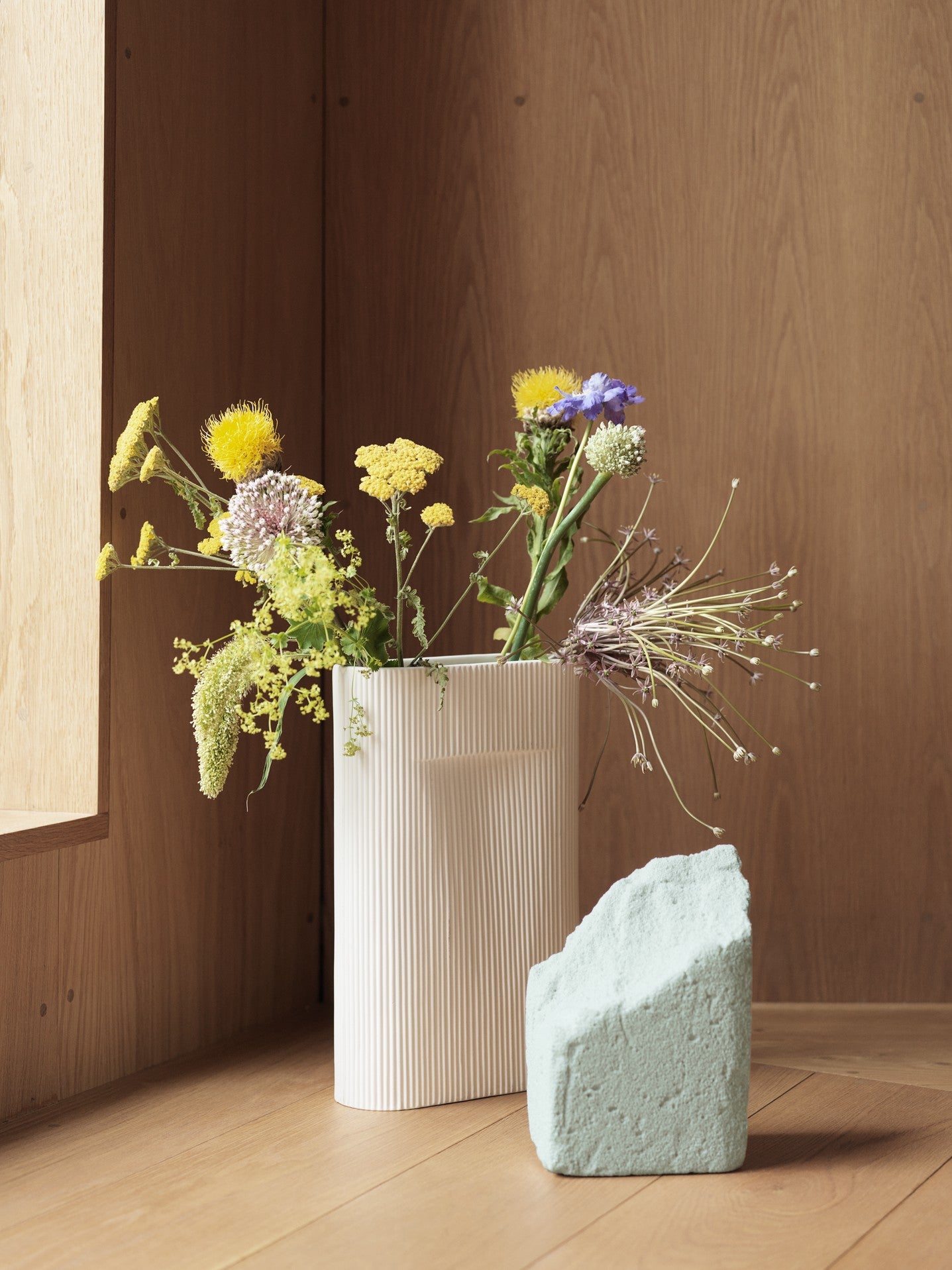 אגרטל Ridge Vase Off-White (medium)
