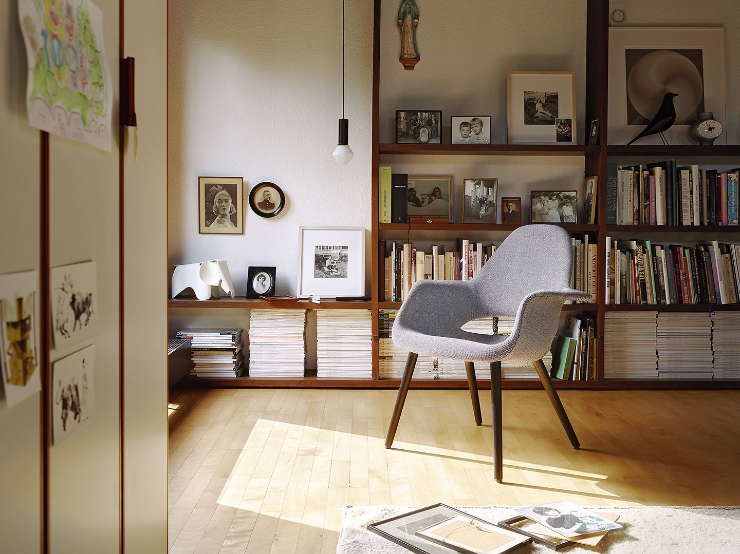 פיל Eames Elephant White (small)