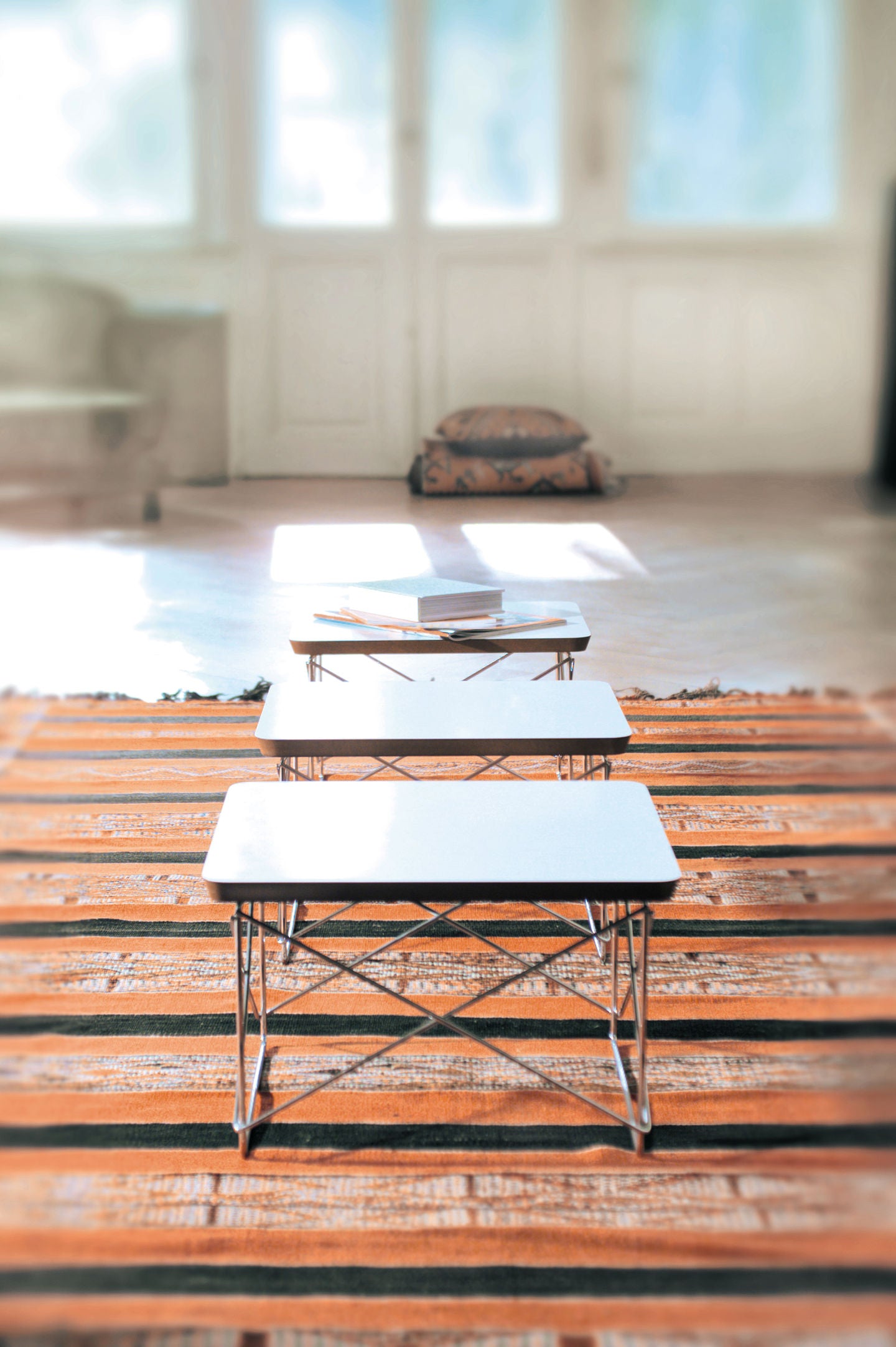 שולחן צד Occasional Table LTR Gold Leaf/ Chrome