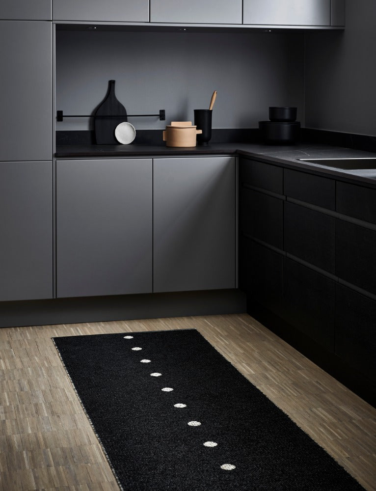 שטיח דו צדדי Peg Rug Black/Linen