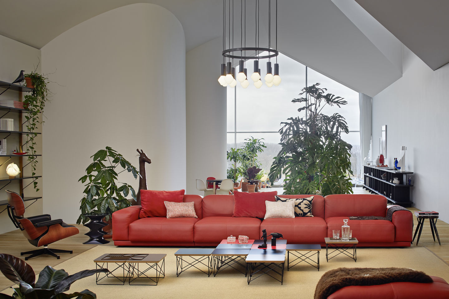 שולחן צד Occasional Table LTR E.Classic Red Base/Lino.d.brick