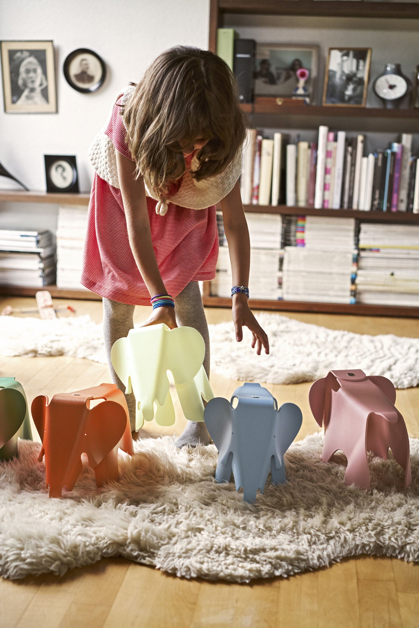 פיל Eames Elephant Red Orange (small)