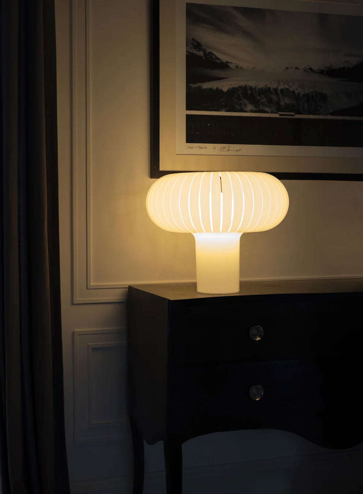 מנורת שולחן Tersa Lamp Black/White