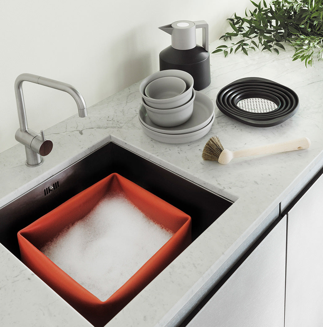 GEO  JUG  WHITE/SILVER קנקן תרמי