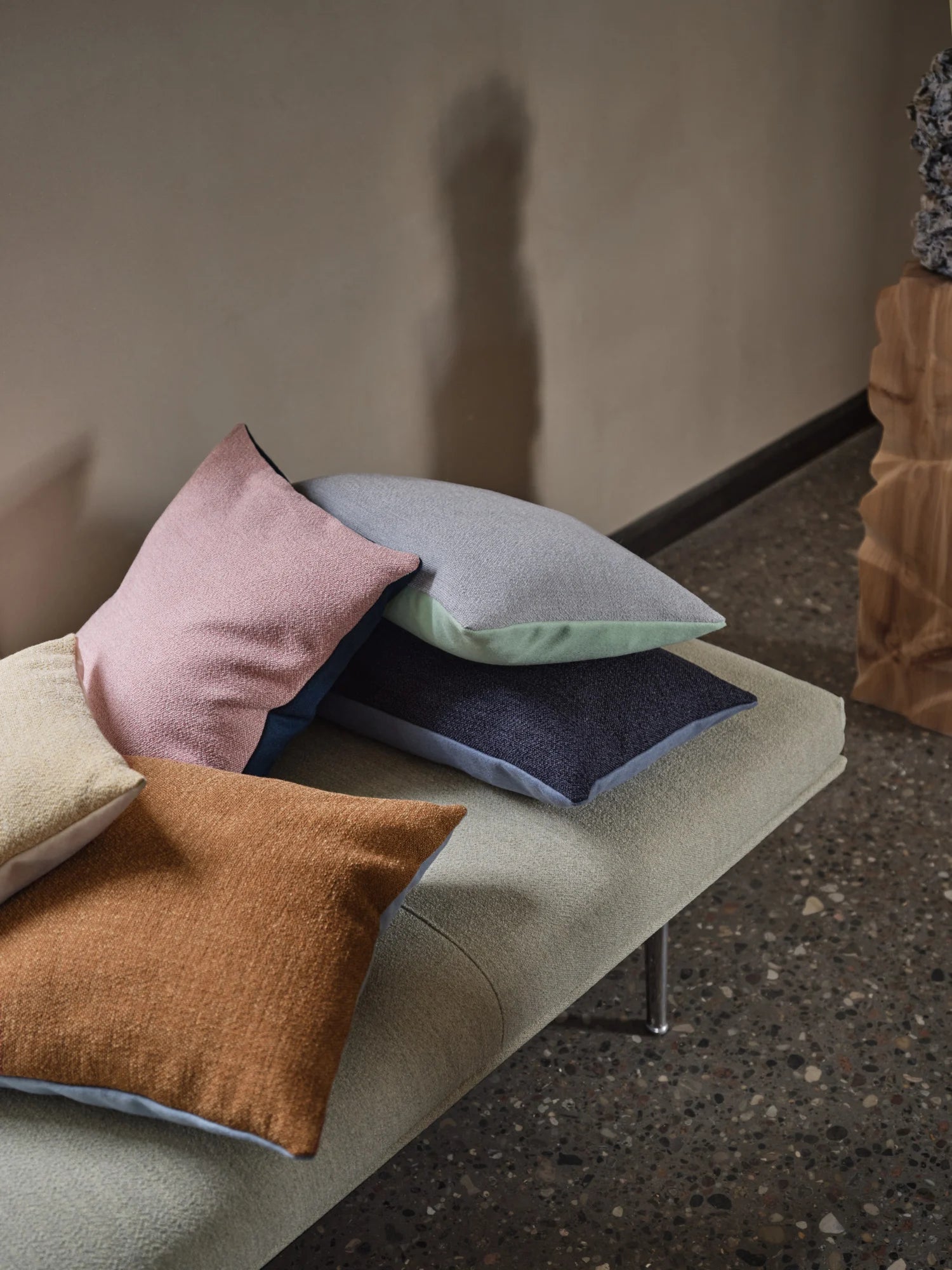 כרית Mingle Cushion Rose / Petroleum