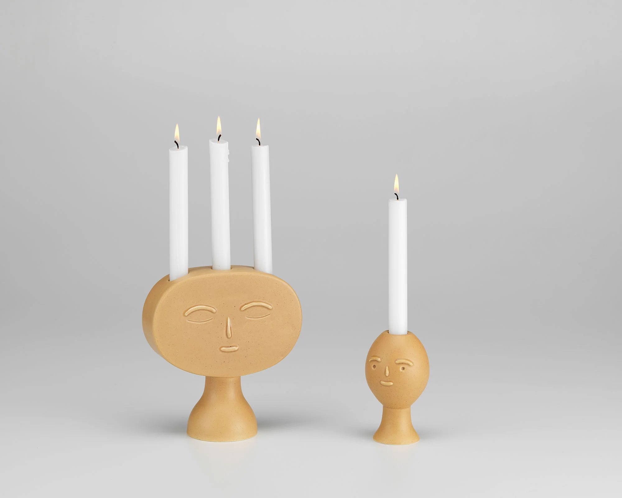 מעמד לפמוט Lucia