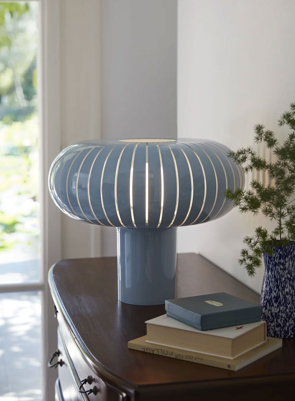 מנורת שולחן Tersa Lamp Black/White