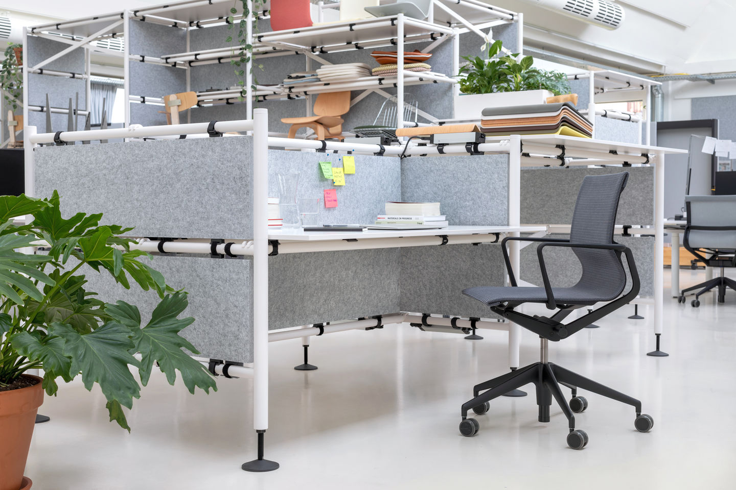 *כסא משרדי Physix Black Base/Ice Grey