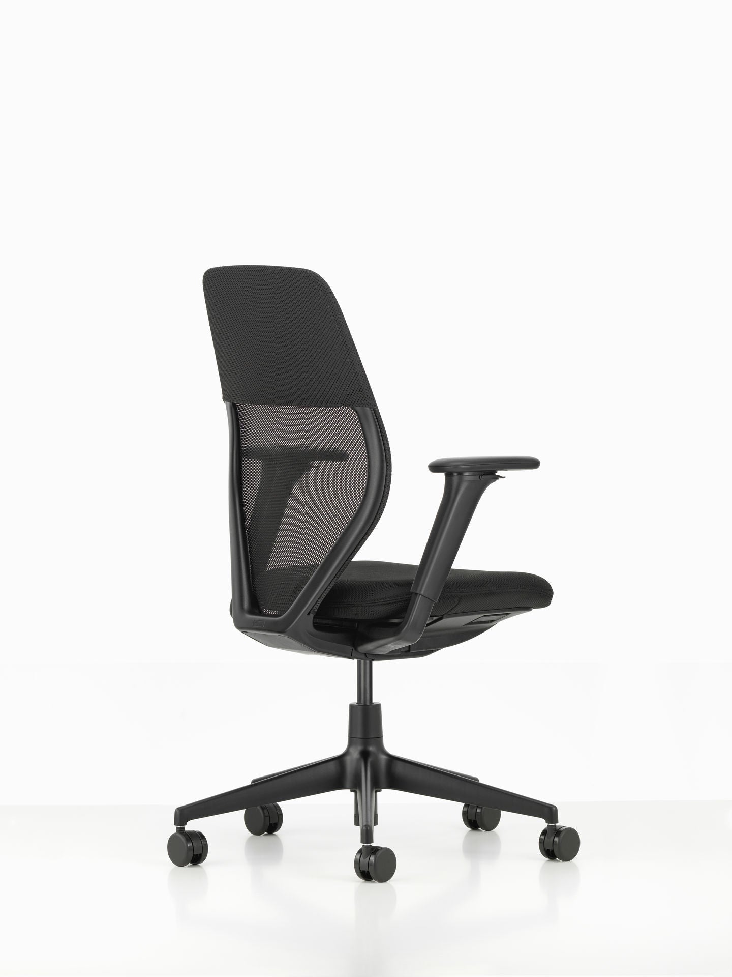 כסא משרדי ACX Light - Black Adjustable Arms