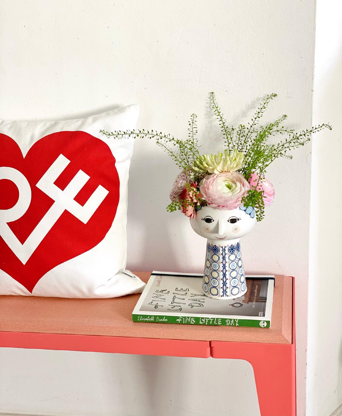 כרית Graphic Print Pillows - Love Heart
