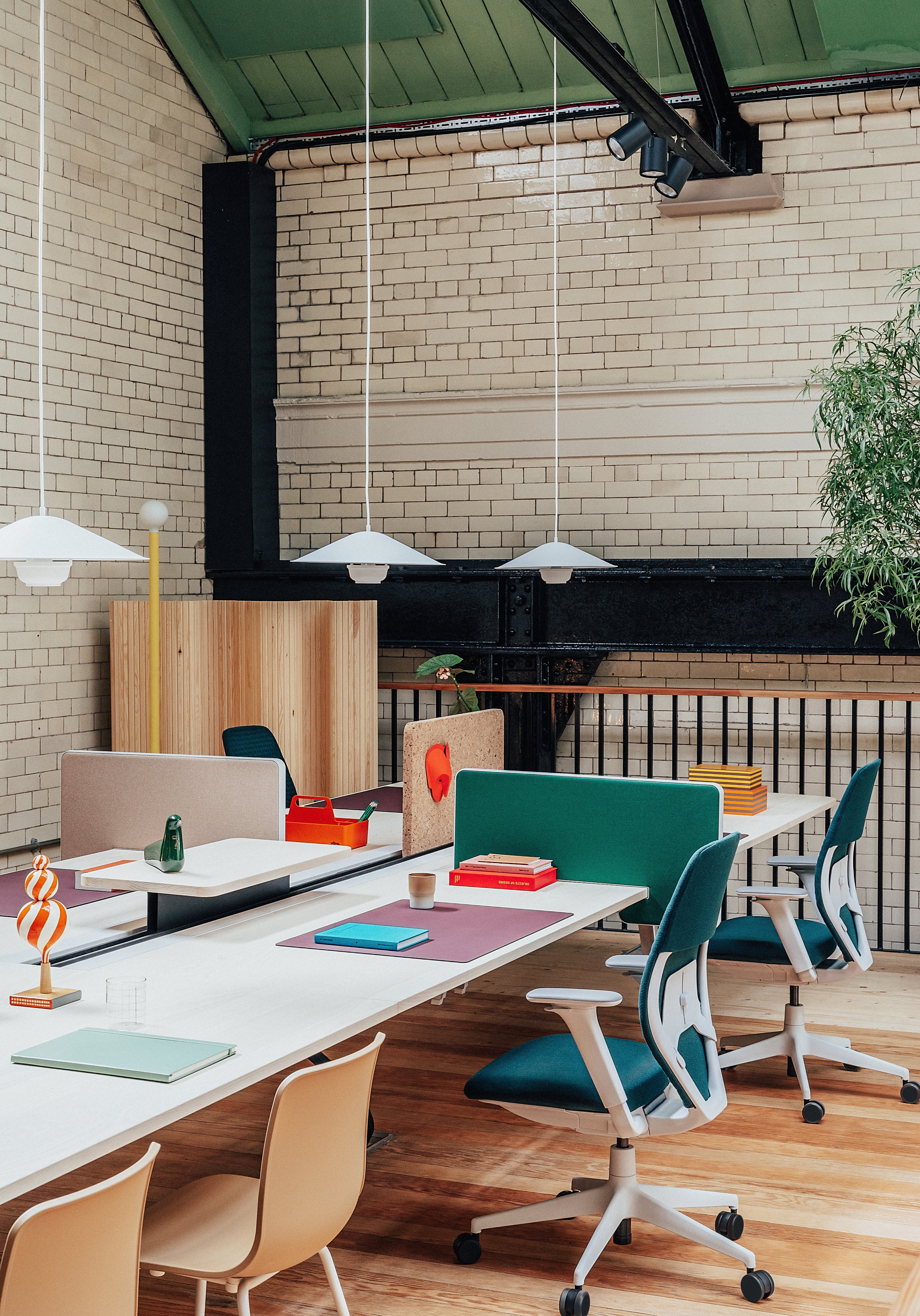 כסא משרדי ACX Mesh Light Grey Adjustable Arms