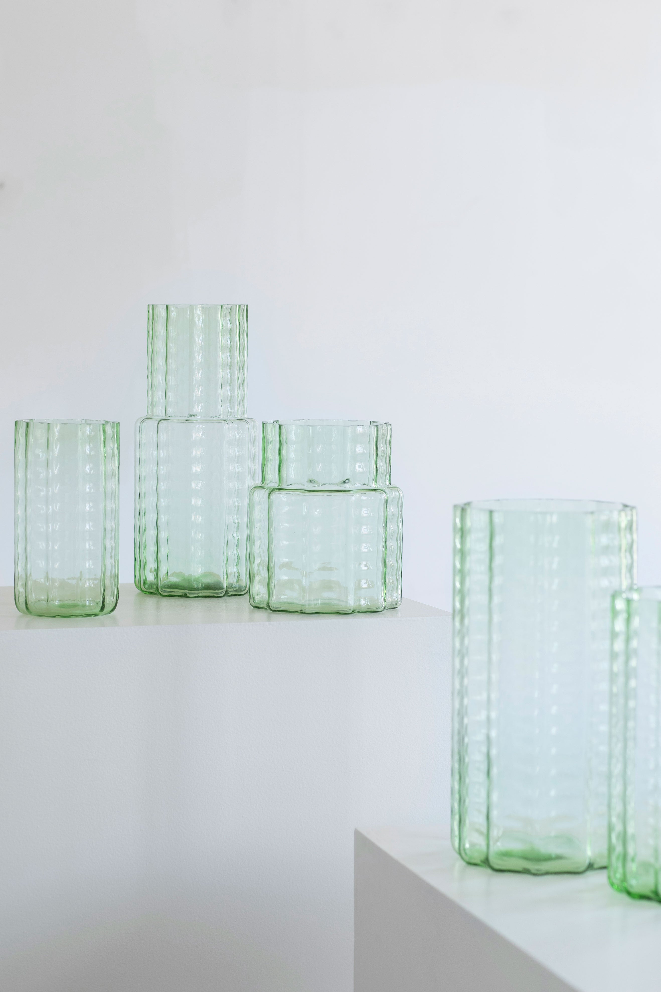 אגרטל Vase 02 Green Transparent Waves