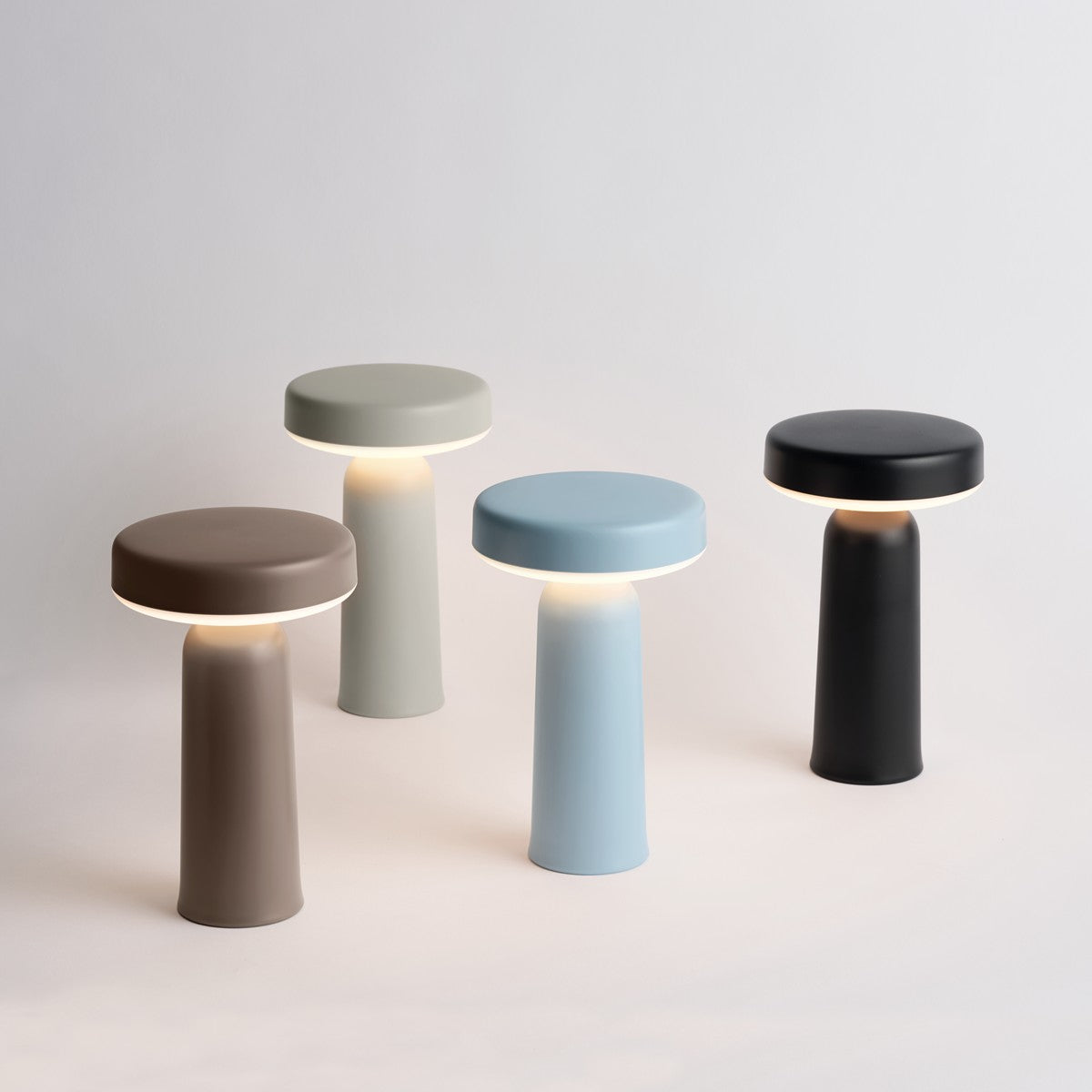 מנורה Ease Portable Lamp Taupe