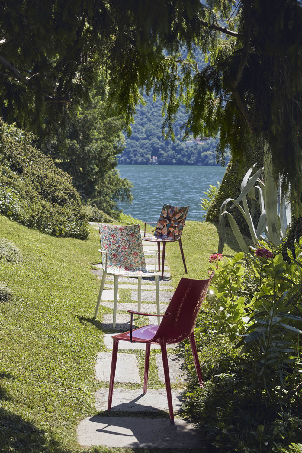 כיסא H.H.H. Graphic Impression Philippe Starck Bordeaux Lacquer