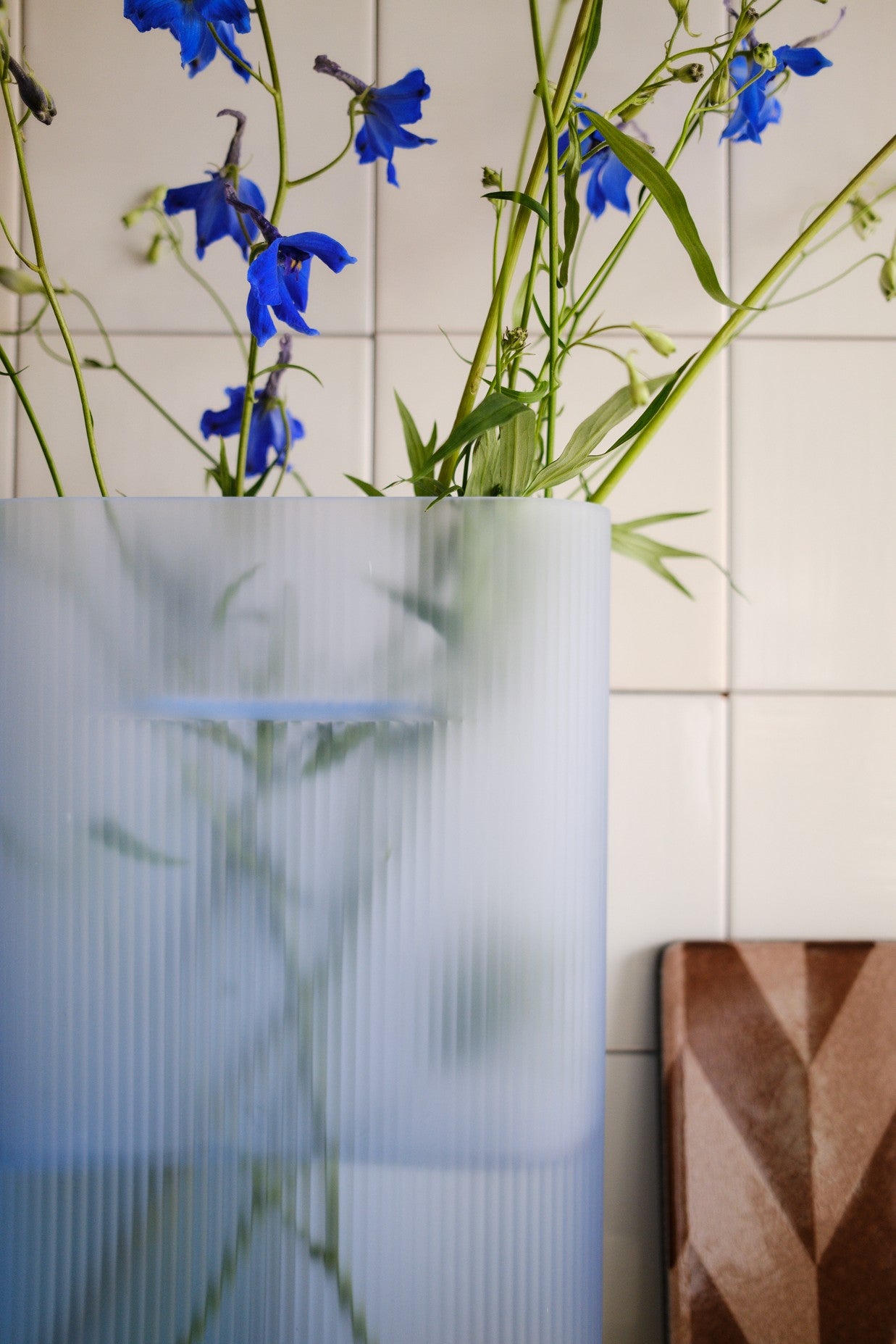אגרטל Ridge Vase Frosted Glass White (medium)