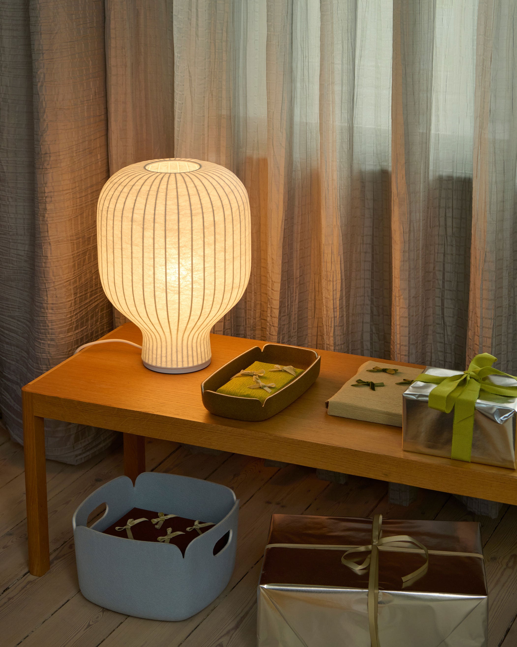 מנורה Strand Table Lamp White