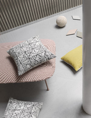 כרית Tile Cushion Black/White