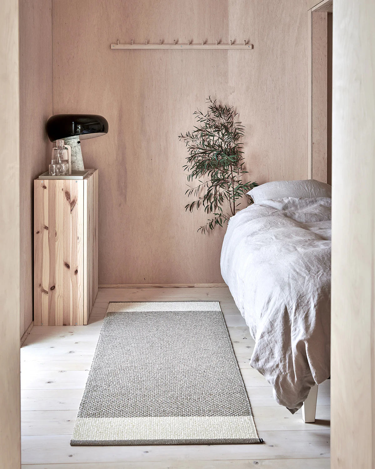 שטיח Edit Rug Mud/Vanilla/Linen (Large)