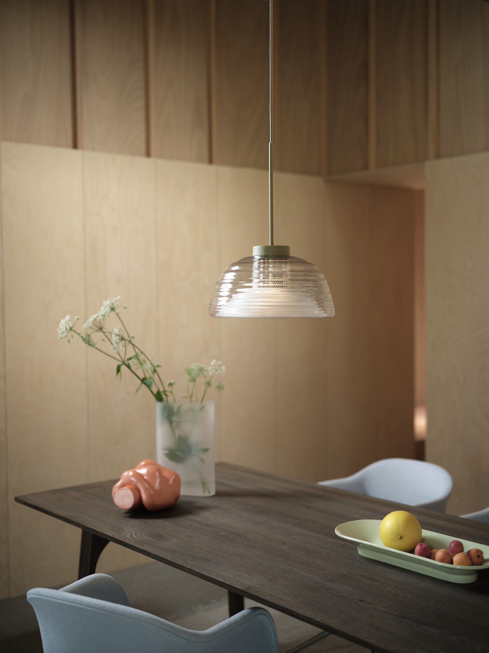 אגרטל Ridge Vase Frosted Glass White (medium)