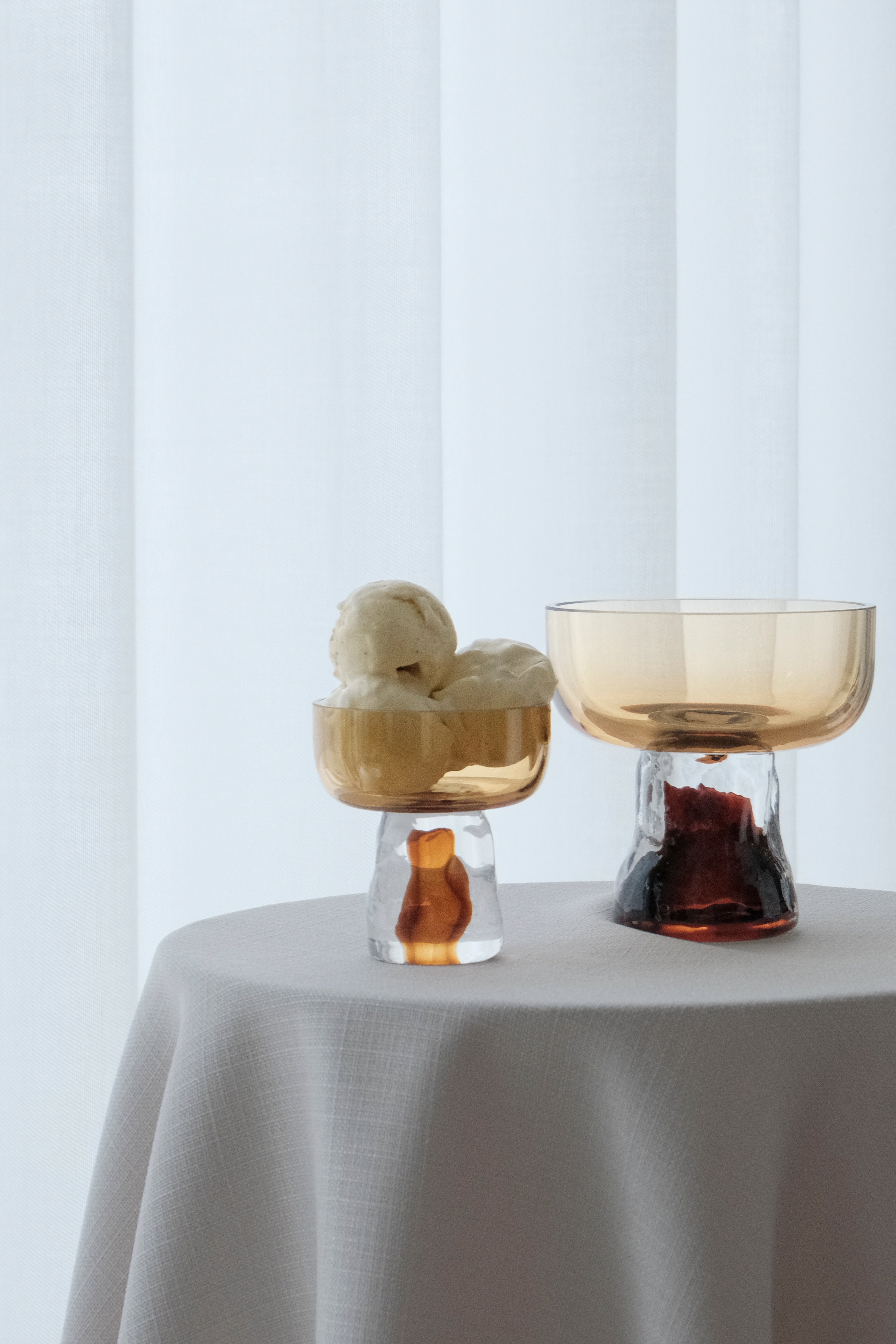 קערת הגשה Gusto Coupe Amber (Large)