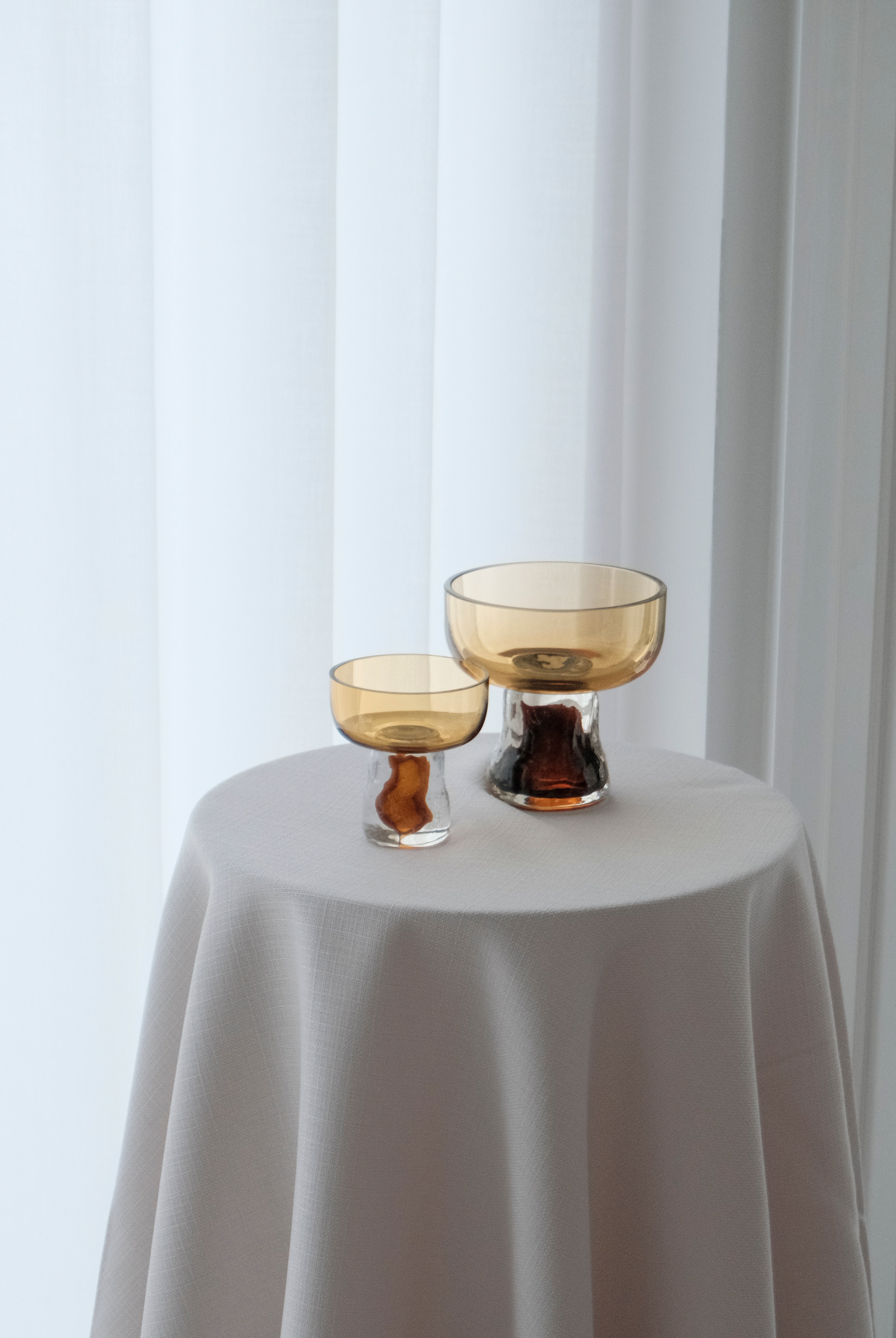 קערת הגשה Gusto Coupe Amber (Large)