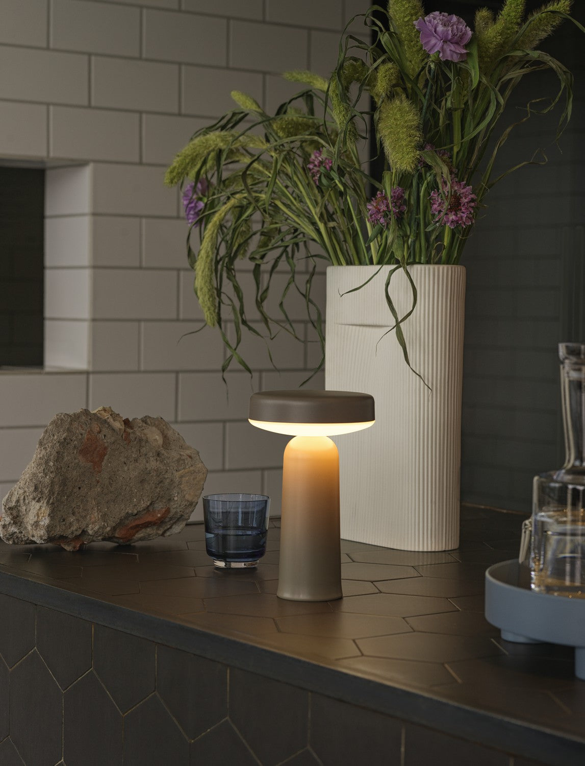 מנורה Ease Portable Lamp Taupe