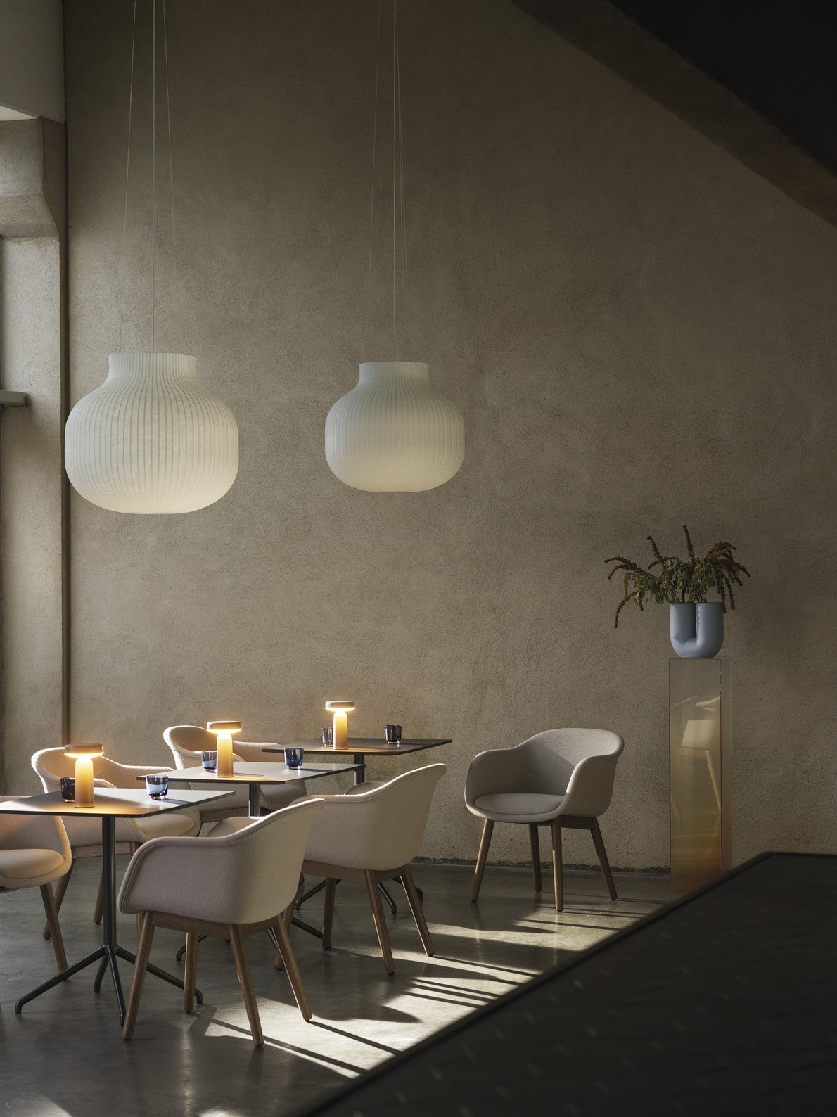 מנורה Ease Portable Lamp Taupe