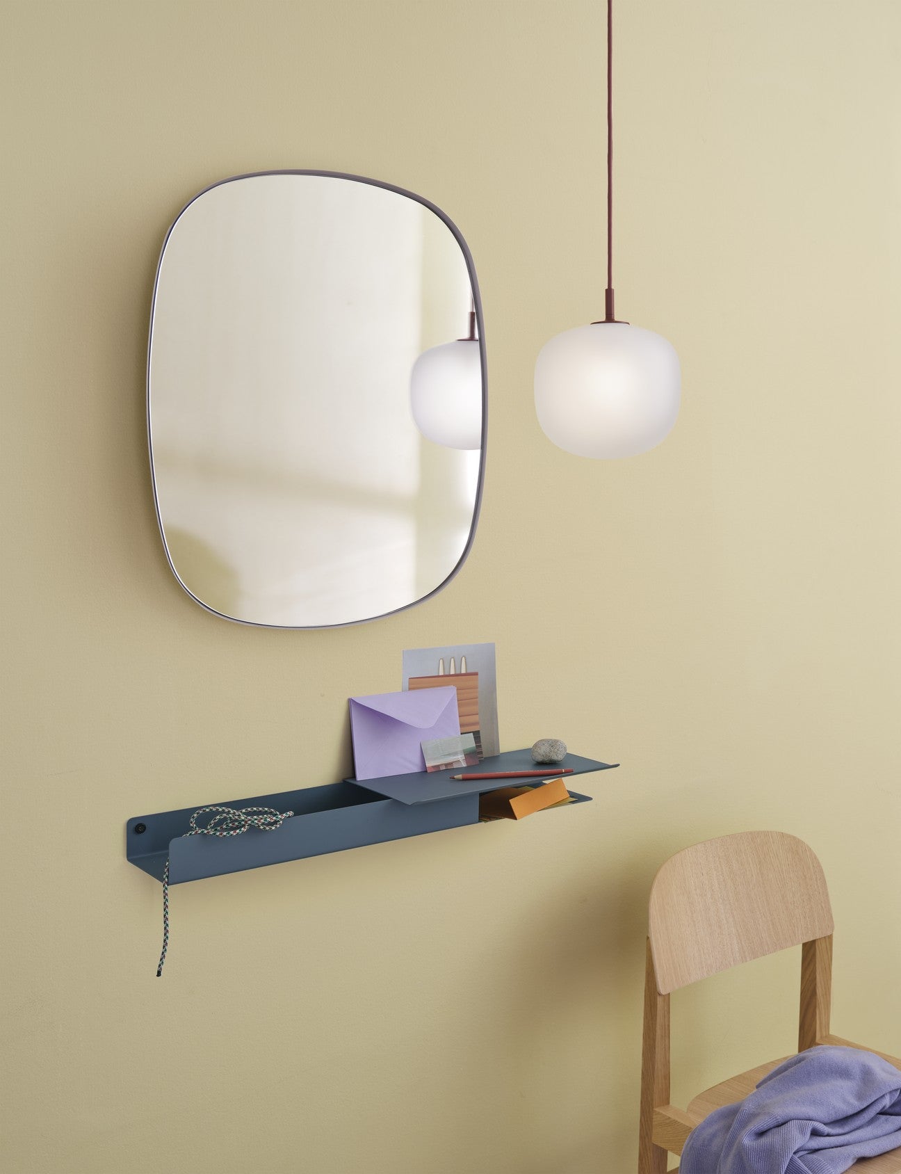 מדף Folded Shelves Deep Red (medium)