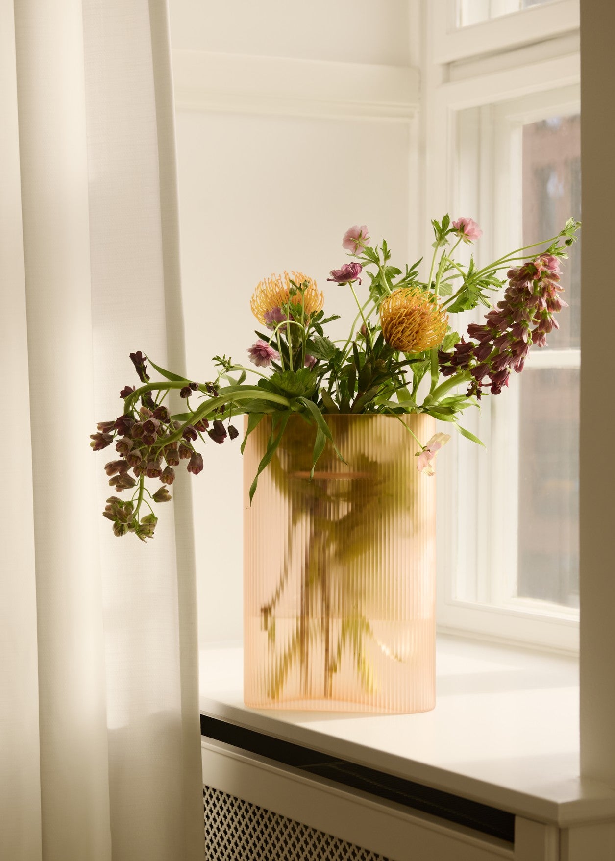 אגרטל Ridge Vase Frosted Glass White (medium)