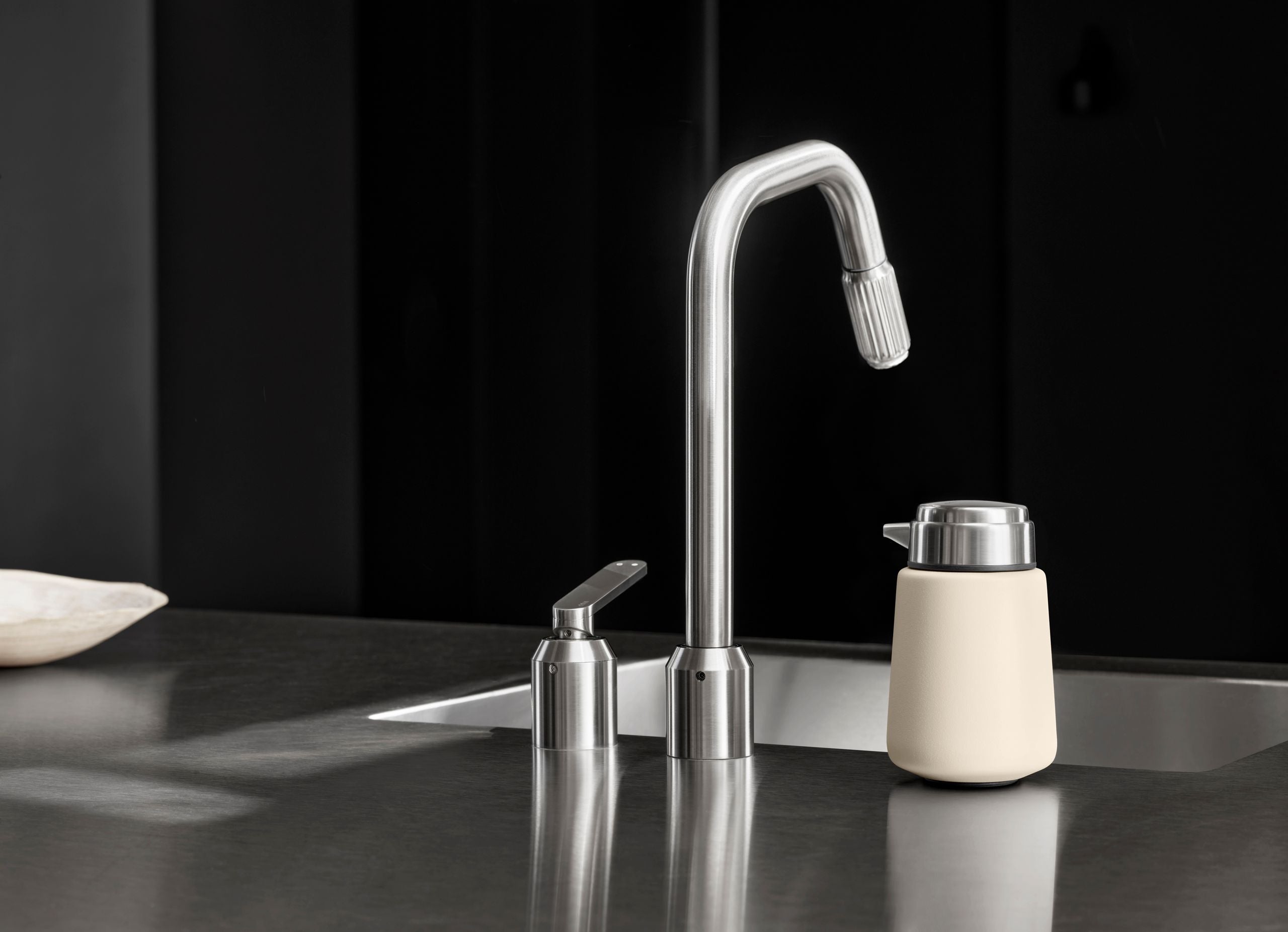 דיספנסר סבון Dispenser Black