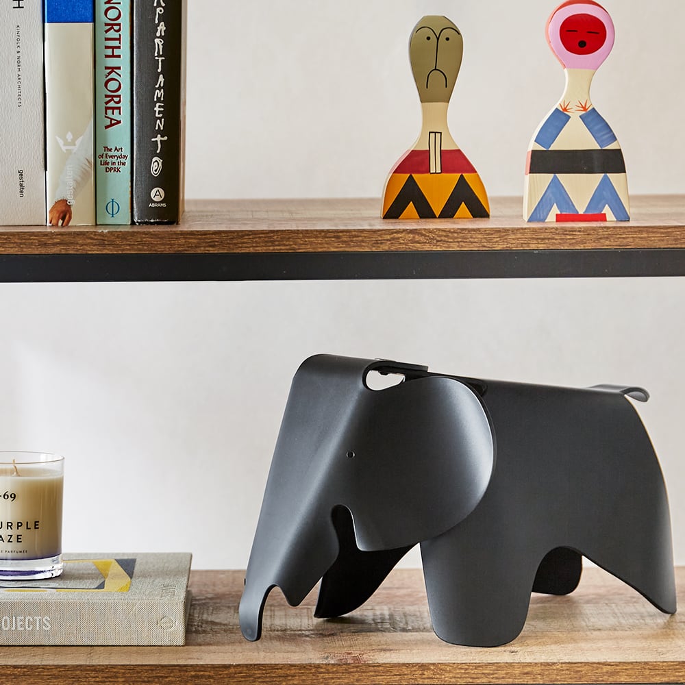 פיל Eames Deep Black (small)