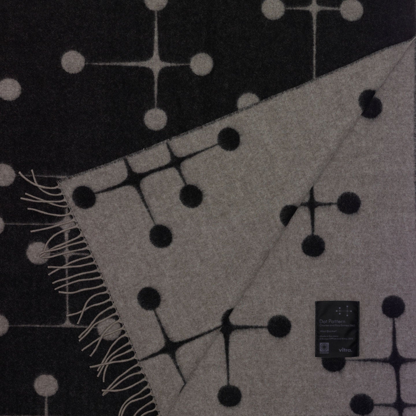 כירבולית Eames Wool Black
