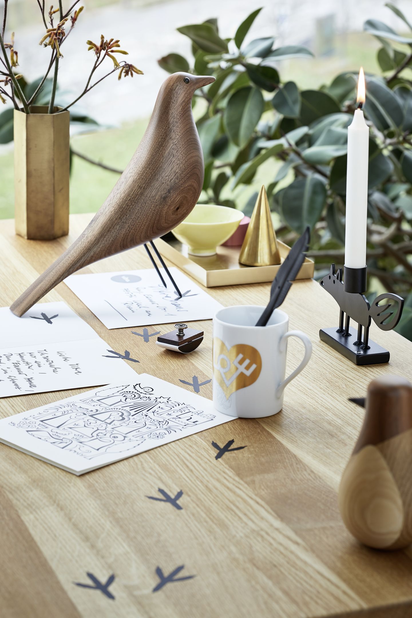ציפור Eames House Bird Walnut