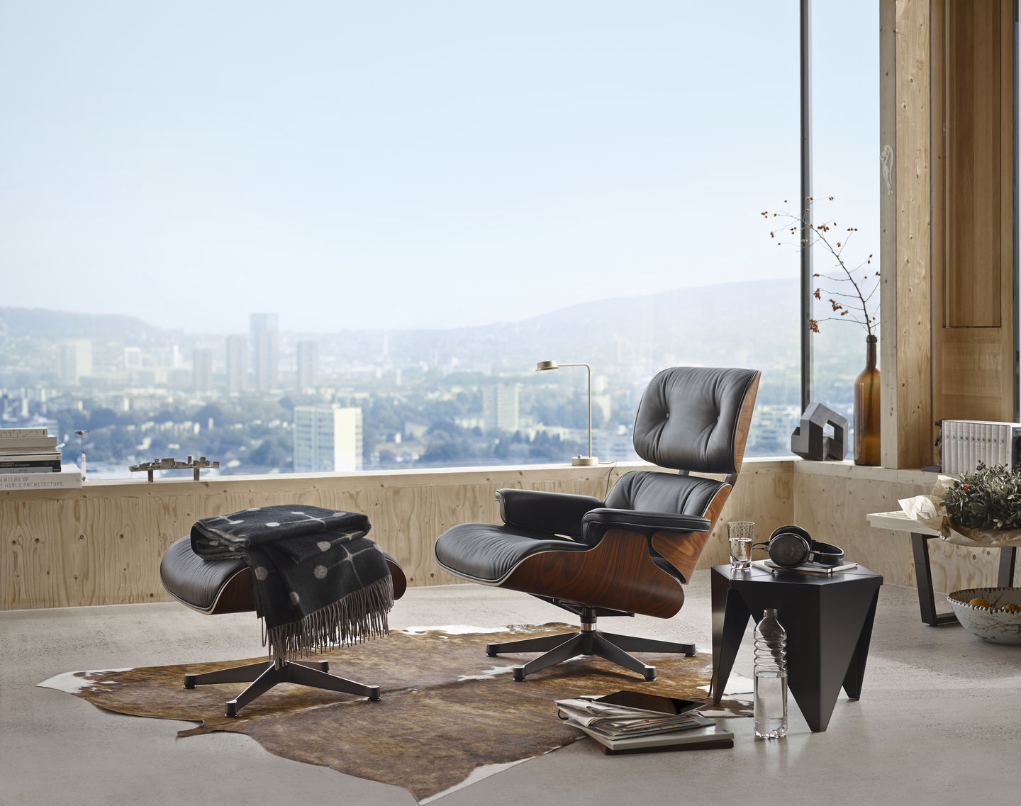 כירבולית Eames Wool Black