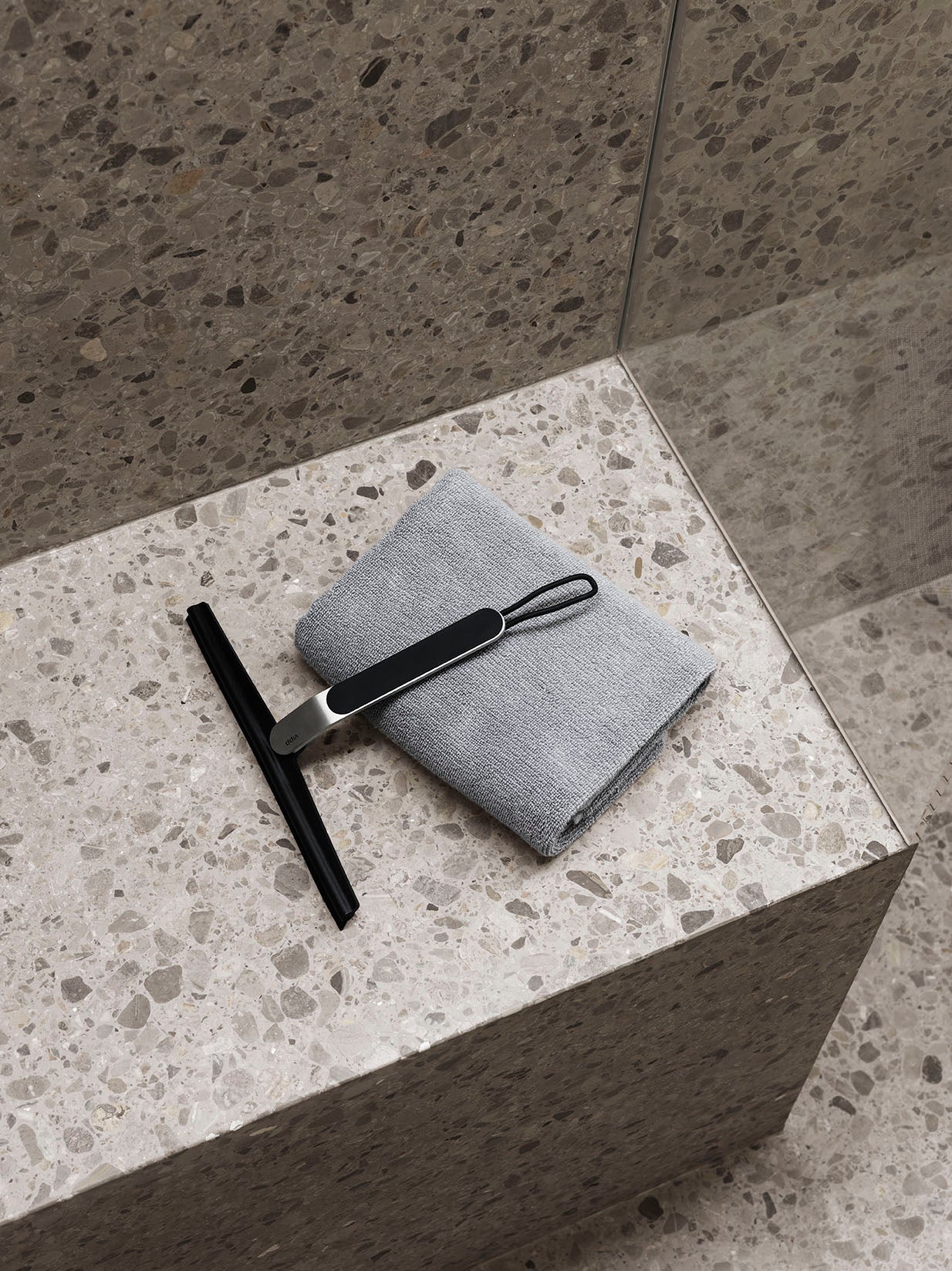 מגב למקלחון Shower Wiper Black